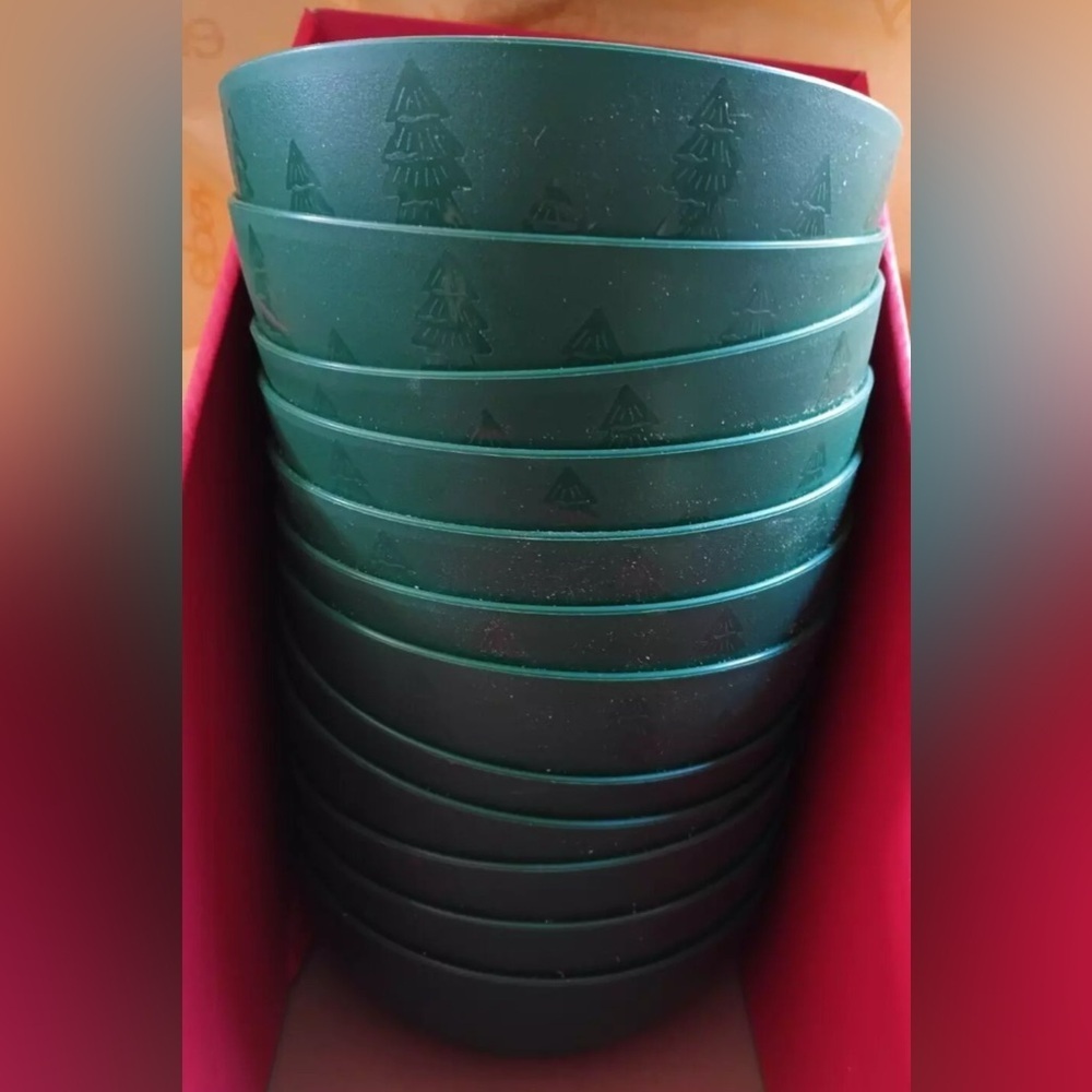 Festive Christmas Plastic Green Holiday Tree Bowls Dished Set of 12 BRAND NEW